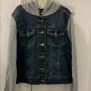 Rosebuck & Co. girl’s long sleeve jean jacket